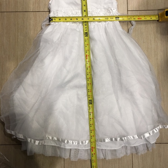 Girls white formal dress 🎉 temporary price drop🎉 - Picture 8 of 8